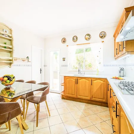 Villa In Vale Judeu With Private Pool